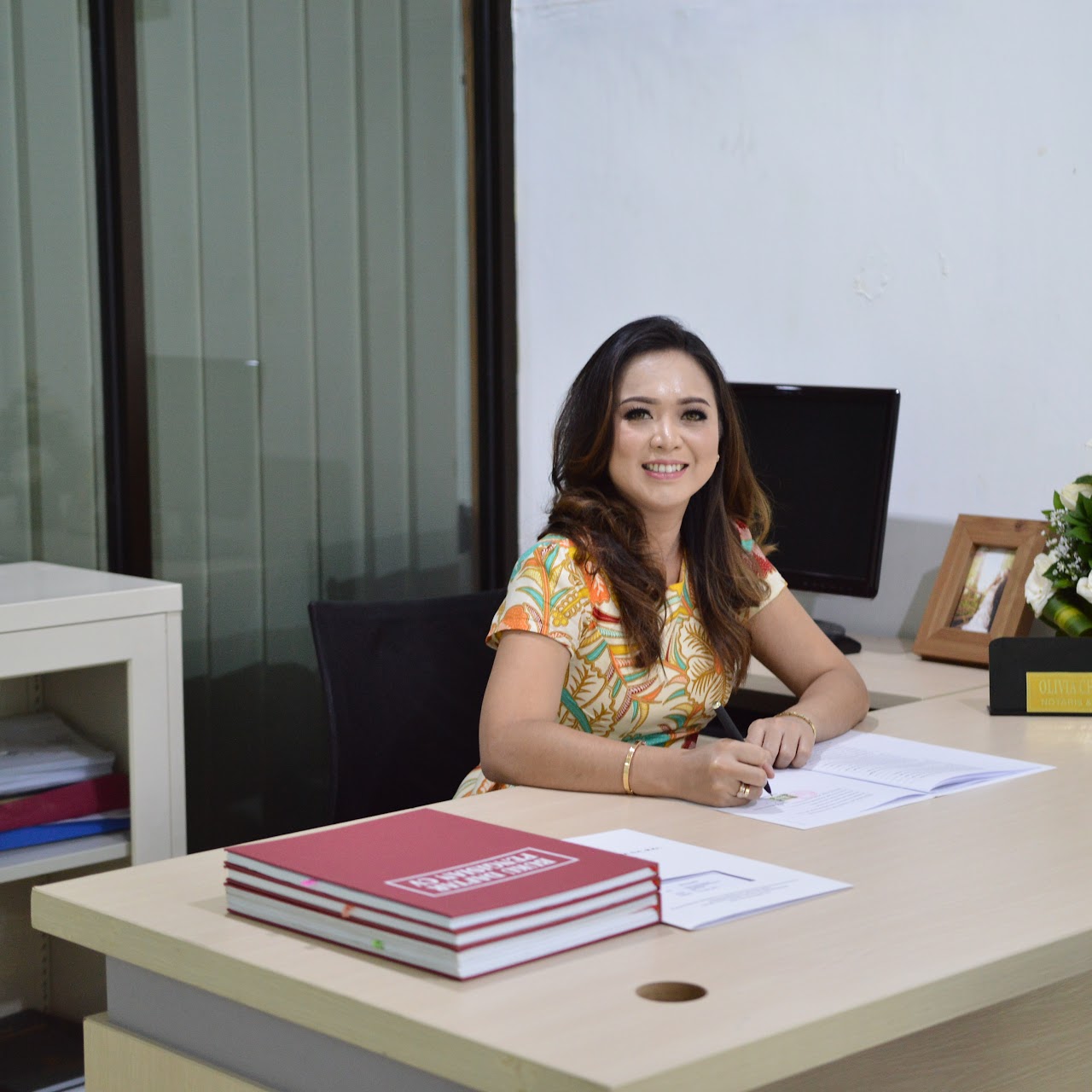 Olivia Christie Sulendra, SH., MKn. – Notaris & PPAT Jakarta Barat